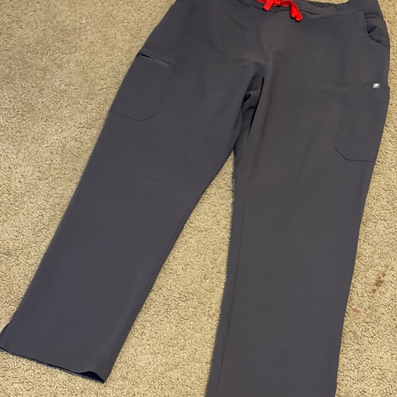 Figs scrubs - Picture 3 of 4